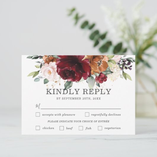 Chique Bourgogne Bloemen Bruiloft Maaltijd Keuze R RSVP Kaartje (Staand voorkant)