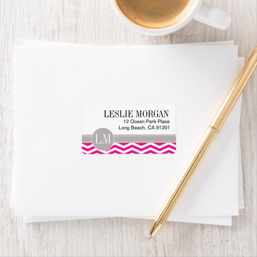 Chique Chevron Monogram | Fuschia Etiket (Insitu)