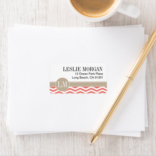 Chique Chevron Monogram | koraal Etiket (Insitu)