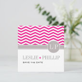 Chique Chevron Monogram Save the Date | fuchsia (Staand voorkant)