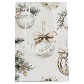 Chique Crème Kerstornamenten Medium Cadeauzakje (Voorkant)