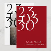 Chique Crimson Rood Wit Minimaal Foto Bruiloft Save The Date (Voorkant / Achterkant)