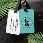 Chique eenvoudig Initiaal monogram Bagagelabel<br><div class="desc">Een eenvoudig maar leuk leuk en modern monogram met initialen en naam in een dash circle detail. Een eenvoudige zwart-wit stijl, maar u kunt elke kleur wijzigen om het uw eigen stijl te maken. Voeg een patroon erachter toe, of houd gewoon een eenvoudige kleur. Het kan zijn dat uw initiaal...</div>