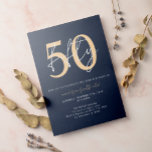 Chique eenvoudige minimalistische blauw goud 50ste kaart<br><div class="desc">Chique eenvoudige minimalistische blauw goud 50e verjaardag uitnodiging</div>