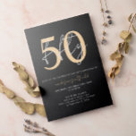 Chique eenvoudige minimalistische zwart goud 50e v kaart<br><div class="desc">Chique eenvoudige minimalistische zwart goud 50e verjaardag uitnodiging</div>