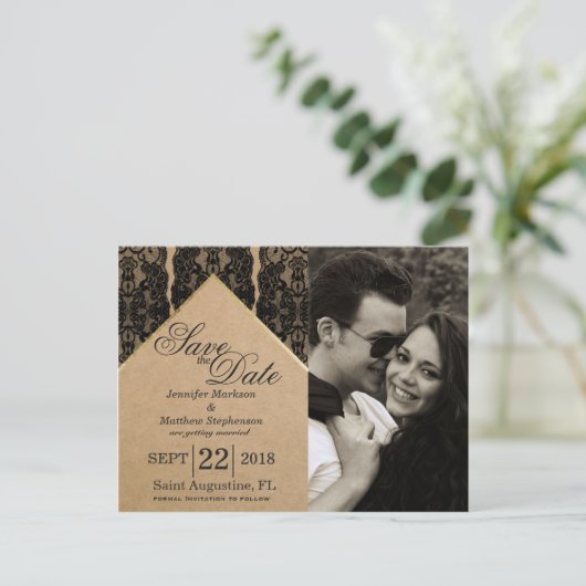 Chique en stijlvol zwart kant, goud en gerecycled aankondigingskaart (Staand voorkant)