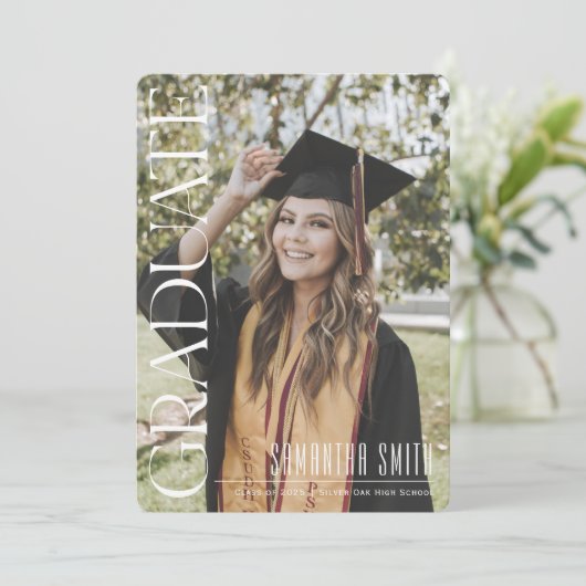 Chique esthetische typografie Modern Afstuderen Aankondiging (Staand voorkant)