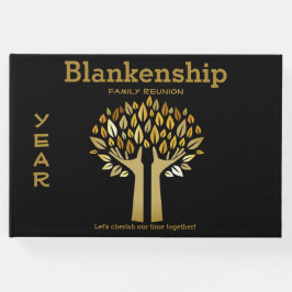 Chique familie reünie handen omhoog boom bladeren  gastenboek