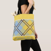 Chique geel blauw plaid tartan gepersonaliseerde n tote bag (Dichtbij)