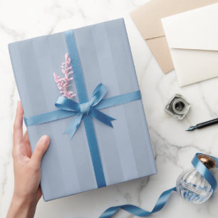 Chique gestreepte gevlekte licht staalblauw cadeaupapier