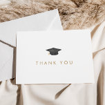 Chique Gold Typografie Afstudeerder Pet Afstuderen Bedankkaart<br><div class="desc">Deze chique gouden typografie afstudeerder pet afstuderen bedankpas is perfect voor een modern afstudeerfeest. Het eenvoudige ontwerp is voorzien van een klassieke wit en geelgouden typografie met een zwart en gouden waterverf afstuderen pet. Laat de achterkant leeg om een persoonlijk bericht te schrijven of laat een bedankbericht en update op...</div>