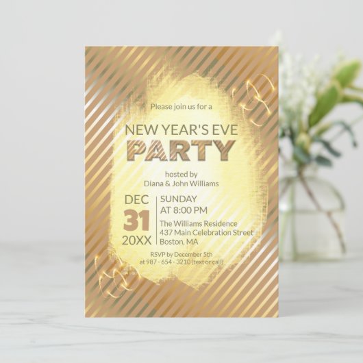 Chique gouden metallic strepen oudejaarsavond fees kaart (Staand voorkant)