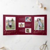 Chique gouden sterrenstof Trifold Maroon Kerstmis  Drieluik Uitnodiging (Binnen)