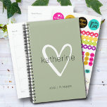 Chique Hart Sage Groen Wekelijks Maandelijks Niet  Planner<br><div class="desc">Deze wijze groene planner is gepersonaliseerd met jouw naam in een eenvoudig lettertype over een groot wit hart. Ideaal voor jezelf of een geweldig cadeau voor elke gelegenheid. MEER kleuren en MATCHING items in ons collectie.</div>