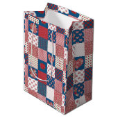 Chique Harten en Rozen Faux Patchwork Gift Bag Medium Cadeauzakje (Voorkant Gekanteld)