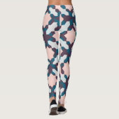 Chique in camouflage leggings (Achterkant)