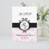 Chique initiële roze damast huwelijks- RSVP kaart (Staand voorkant)