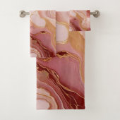 Chique ivoor, terracotta en goud gemarmerd bad handdoek (Insitu)