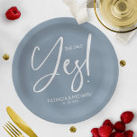 Chique kalligrafie ze zei ja verlovingsfeest papieren bordje<br><div class="desc">Een stijlvol kalligrafie verlovingsfeestje papier bord. Eenvoudig te personaliseren met uw gegevens. AANPASSING: Als u ontwerpaanpassing nodig hebt,  gelieve me door praatje te contacteren; als u informatie over uw orde,  het verschepen opties,  enz. nodig hebt,  gelieve met Zazzle-steun direct in contact te komen.</div>