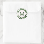 Chique Kerstmis Groene Holly Print Monogram Ronde Sticker (Tas)