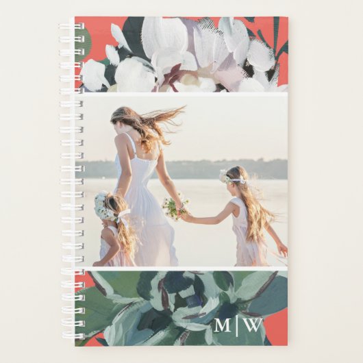 Chique Koraal Bloemen Twee Foto met Monogram Planner (Voorkant)