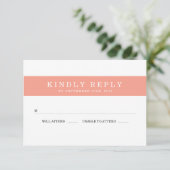Chique koraal strepen bruiloft RSVP Kaartje (Staand voorkant)