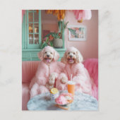 Chique Labradoodles in een roze lounge Briefkaart (Voorkant)