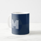 Chique marineblauw geometrisch modern monogram koffiemok (Voorkant links)