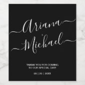 Chique Minimalistische witte op zwarte huwelijksgu Wijn Etiket (Enkel label)