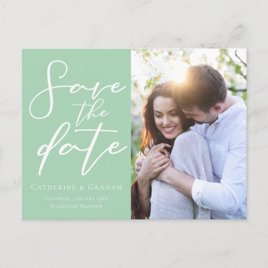 Chique Mintgroene Koppel Foto Save the Datum Aankondigingskaart (Voorkant)