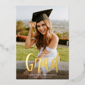 Chique Modern Script Afstudeerder Foto Afstuderen Folie Uitnodiging (Voorkant)