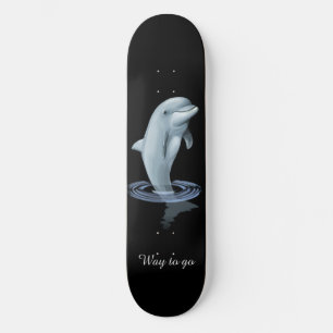 Chique moderne dolfijn en schrift op zwart persoonlijk skateboard
