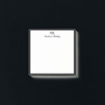 Chique Monogram Decoratieve Typografie | Zwarte ra Post-it® Notes<br><div class="desc">Een moderne en elegante post het merkt ontworpen met schone dunne zwarte randen, een decoratieve typografie monogram en een klassieke serif lettertype.</div>