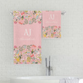 Chique monogram girly roze bloemenaangepaste naam bad handdoek