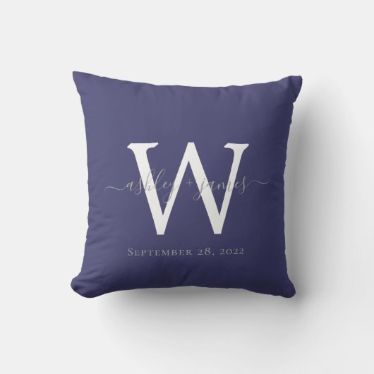 Chique Navy Blauwe Witte Monogram Huwelijksaandenk Kussen (Voorkant)