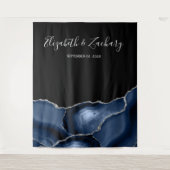 Chique Navy Blauwe Zilveren Agate Trouwfotobooth Wandkleed (Voorkant)