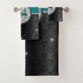 Chique nepsilver glitter turquoise zwarte monogram bad handdoek (Insitu)