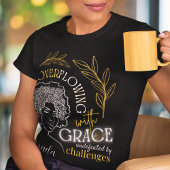 Chique Overlopen met Grace Blooming Afro Hair T-shirt