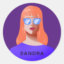 Chique paarse en classy vrouw