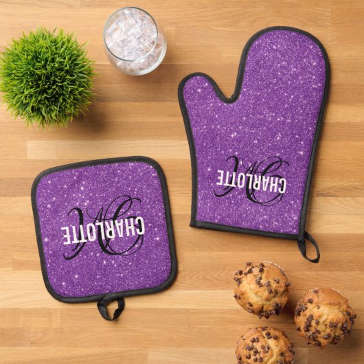 Chique paarse glitter script monogram naam ovenwant & pannenlap set (Top down)