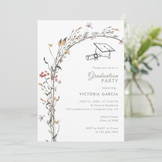 Chique Pastel Wildflower Arch Spring Afstuderen Kaart (Staand voorkant)