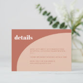 Chique perzik terracotta boog trouwgegevens kaart (Staand voorkant)