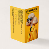 Chique Poedel in zonnebril en gele jas Visitekaartje (Buitenkant)