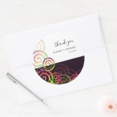 Chique regenboogspiralen op diep paars ronde sticker (Envelop)