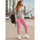 Chique Retro Mode Roze Wit Polka Dots Patroon Leggings<br><div class="desc">Custom, retro, cool, schattig, chique, stijlvol, trendy, ademend, met de hand genaaid, witte polka stippen op donkerroze patroonvrouwen full length mode leggings reizen workout sport yoga gym hardloopbroek, die zich uitstrekt om in je lichaam te passen, knuffels op alle juiste plaatsen, stuitert terug na het wassen, en verliest hun vorm...</div>