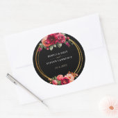Chique rood zwart bloemenbruiloft ronde sticker (Envelop)