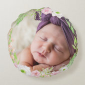 Chique Roze Bloemige Monogram Baby Stats Rond Kussen (Achterkant)