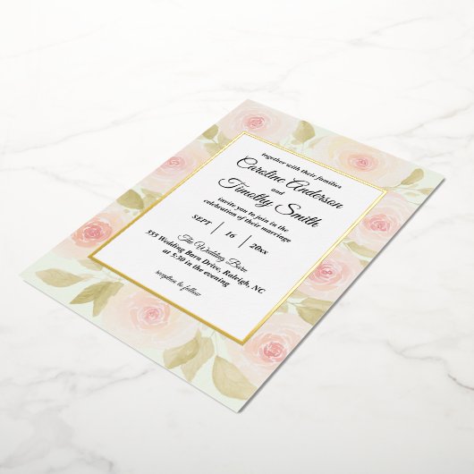 Chique Sage Groen en Roze Rose Waterverf Bruiloft Folie Uitnodiging (Gedraaid)