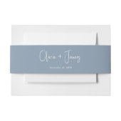 Chique Script Dusty Blue Wedding Uitnodigingen Wikkel (Voorkant Voorbeeld)