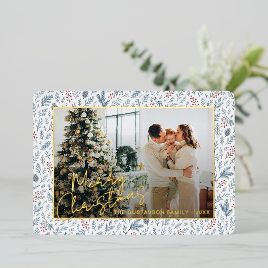Chique seizoensgroeten op Holly Berries Gold Folie Feestdagenkaart (Staand Voorkant)